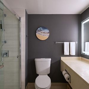 Junior Suite 1 Bedroom Junior Suite 1 King
